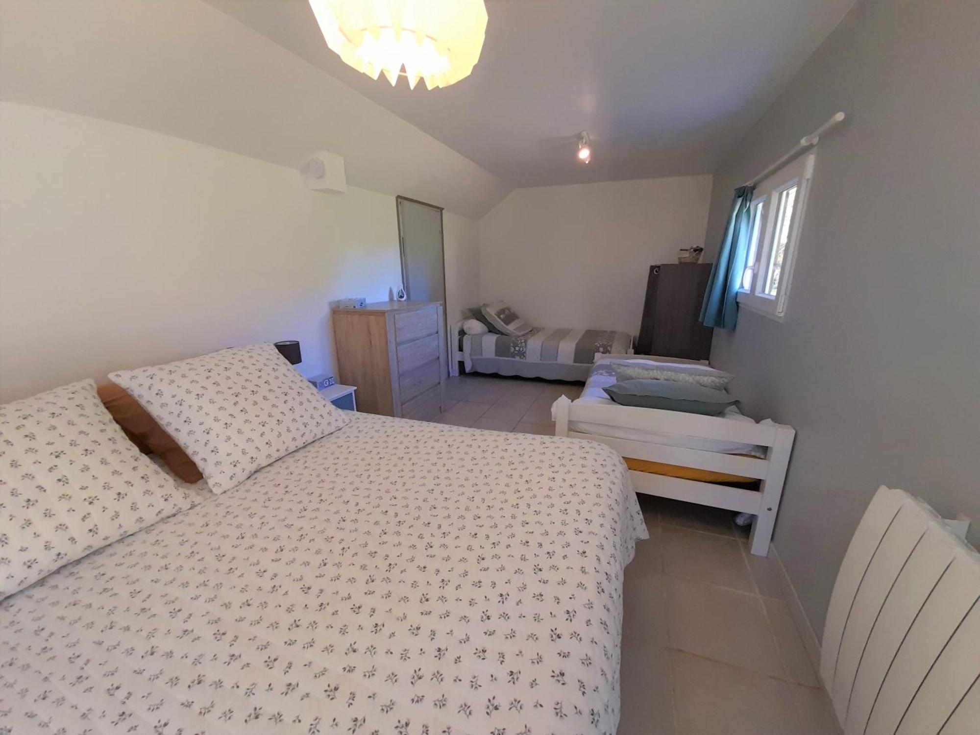 Ty Daou Gwez Bed & Breakfast Irodouer